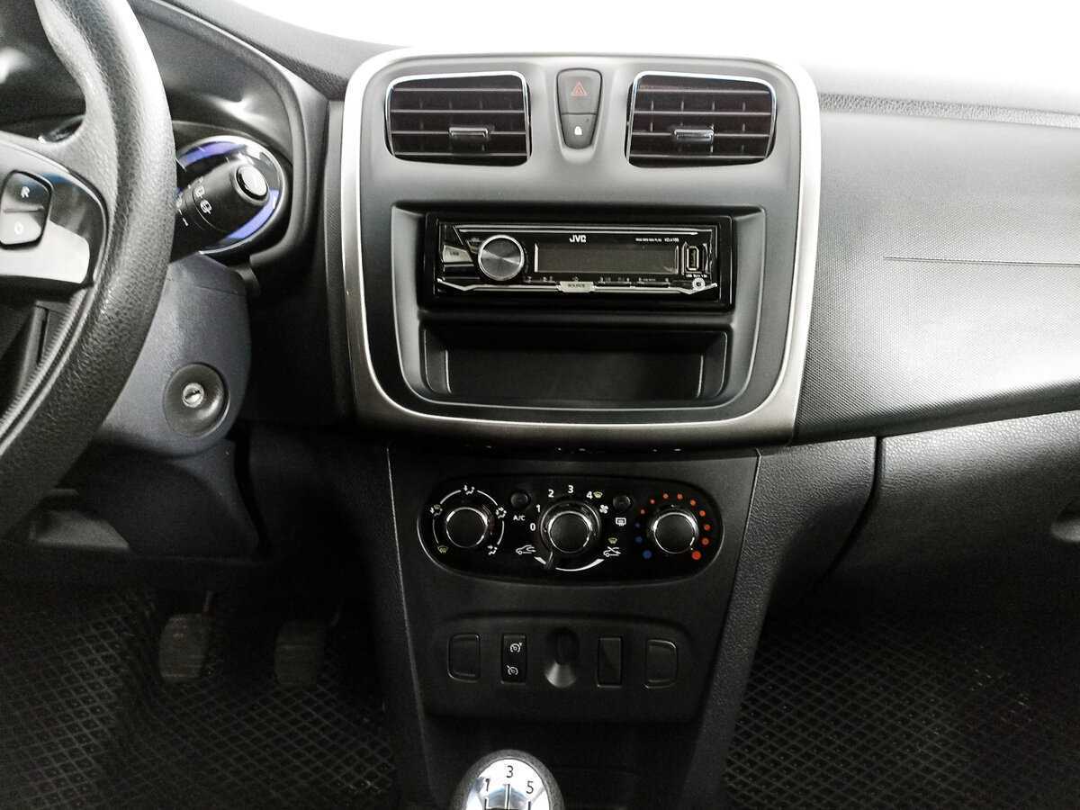 Renault Sandero б/у, 2017, Механическая. Фото: #12