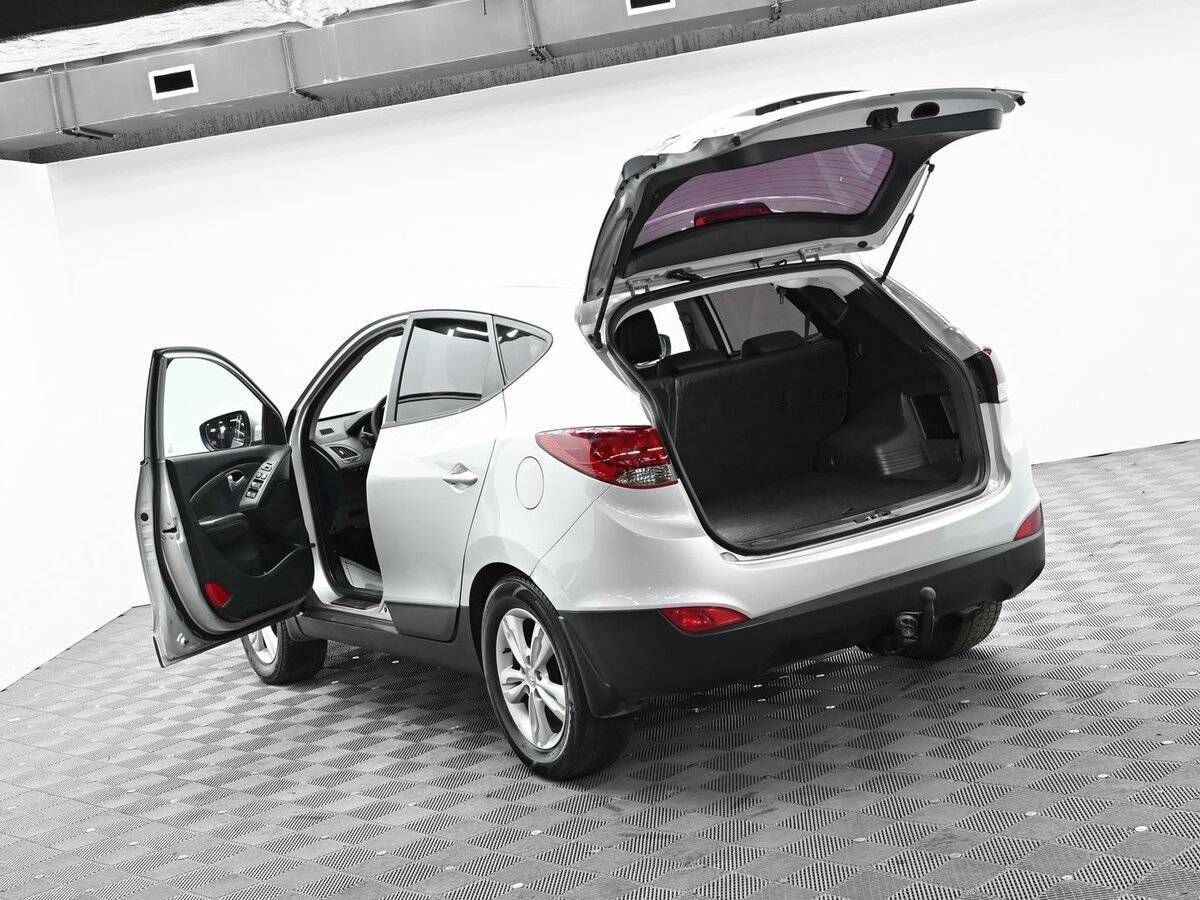 Hyundai ix35 б/у, 2012, Автоматическая. Фото: #4