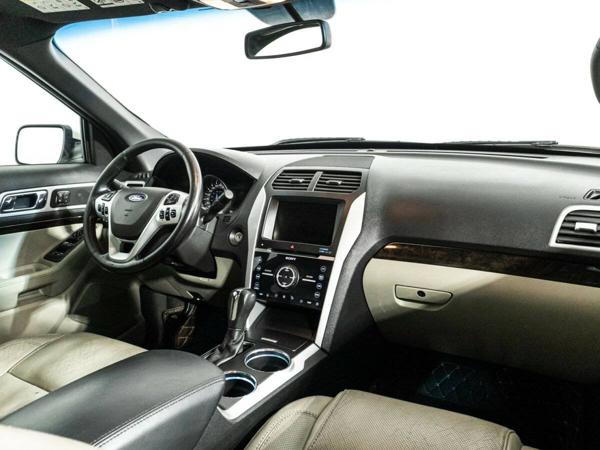 Ford Explorer б/у, 2012, Автоматическая. Фото: #6