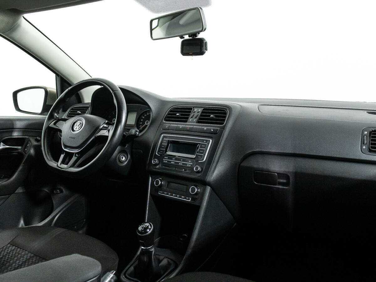 Volkswagen Polo б/у, 2016, Механическая. Фото: #8