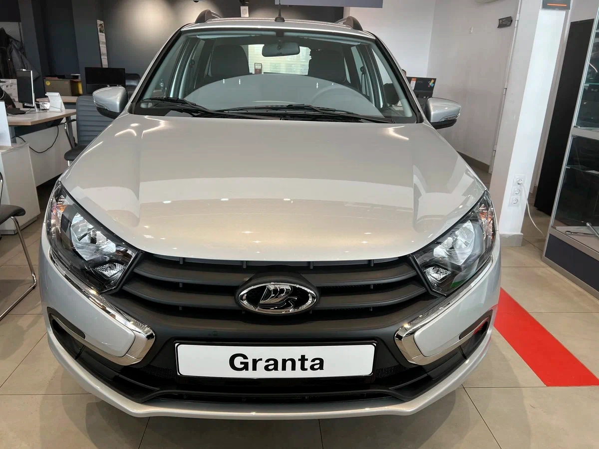 Lada Granta Универсал с салона по цене от 719 300 рублей