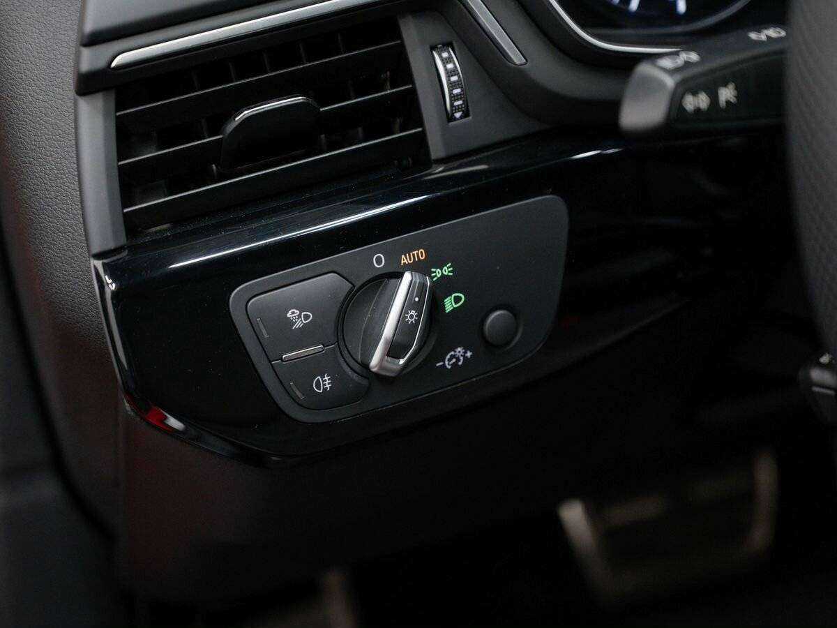 Audi A4 б/у, 2019, Роботизированная. Фото: #18