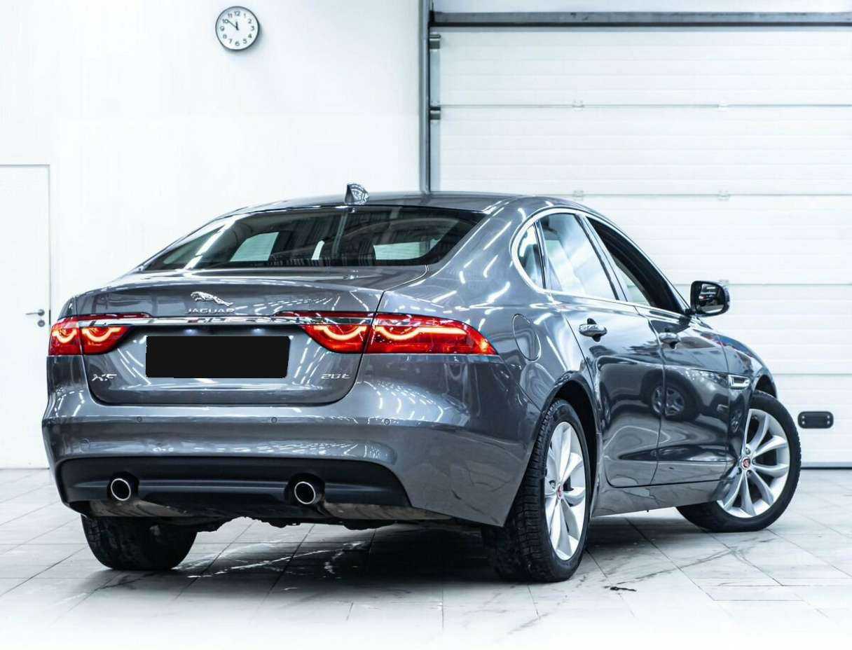 Jaguar XF б/у, 2017, Автоматическая. Фото: #2