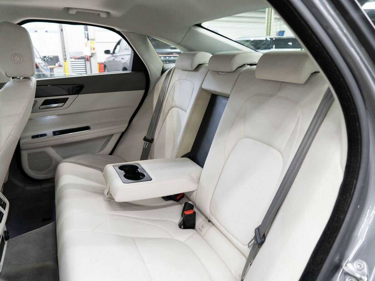 Jaguar XF б/у, 2017, Автоматическая. Фото: #6