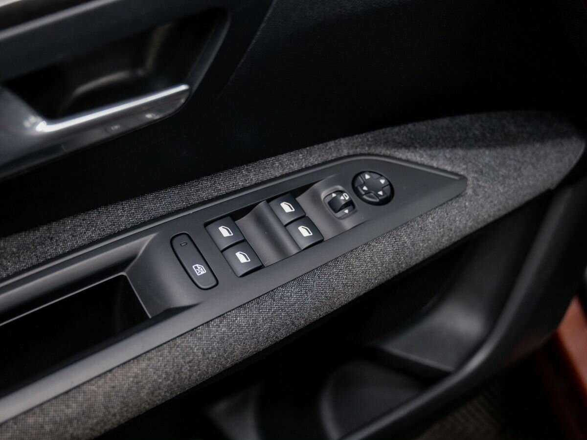 Peugeot 3008 б/у, 2018, Автоматическая. Фото: #13