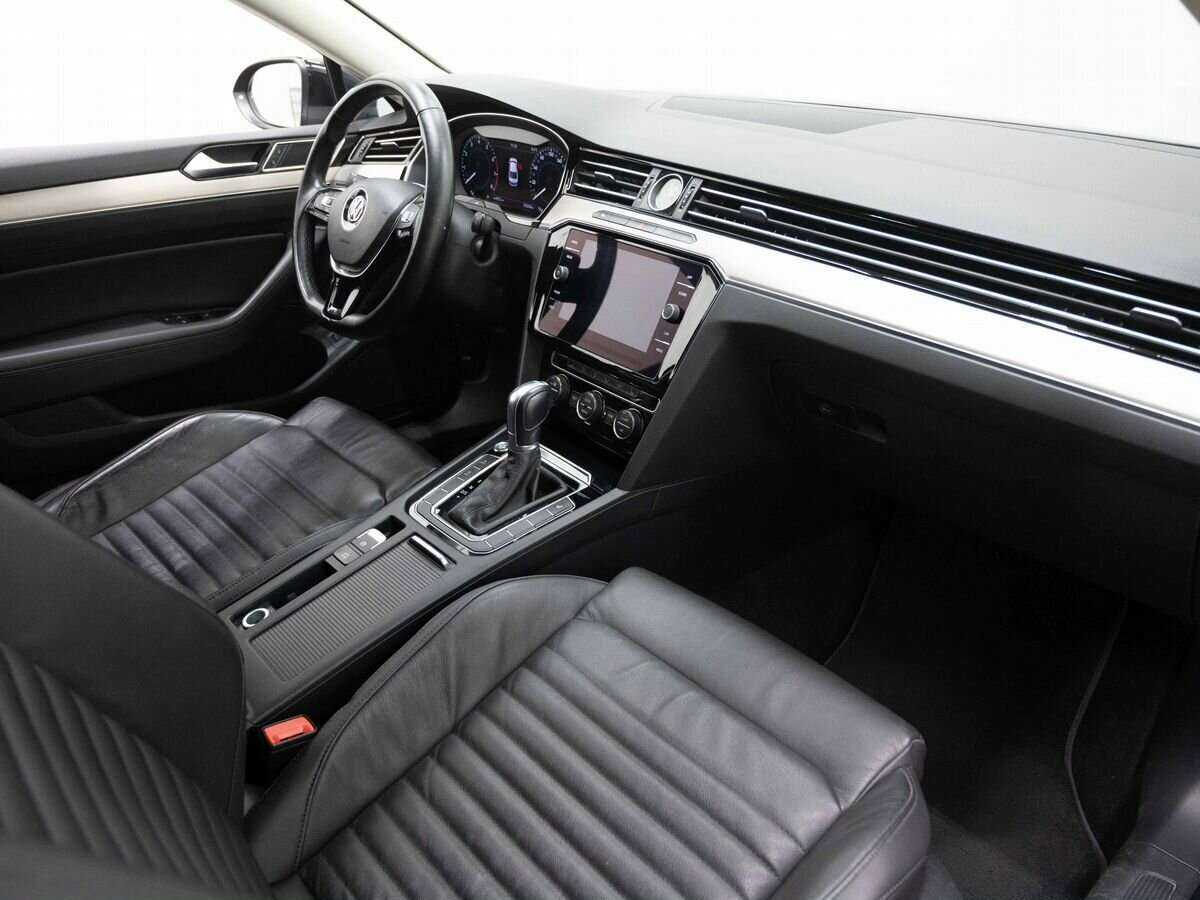 Volkswagen Passat б/у, 2019, Роботизированная. Фото: #10