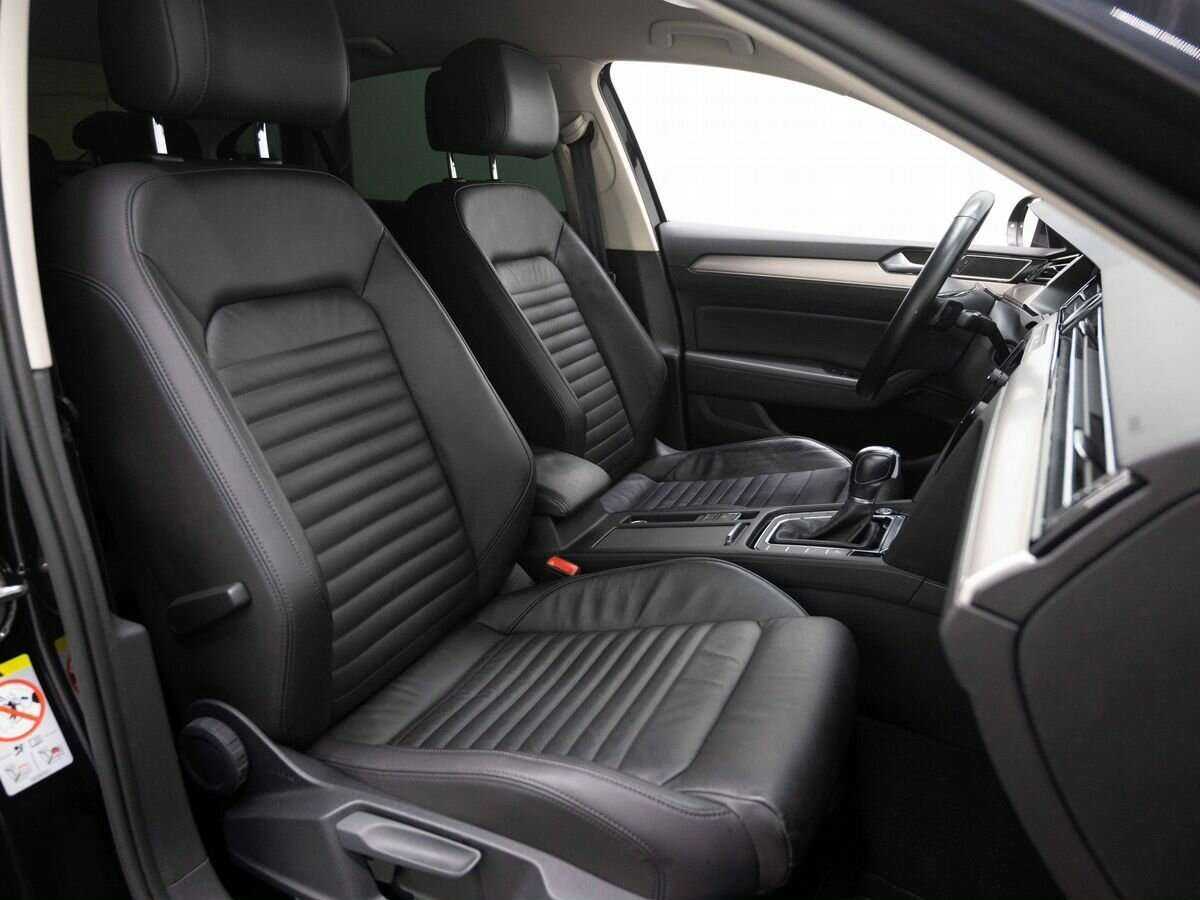 Volkswagen Passat б/у, 2019, Роботизированная. Фото: #11