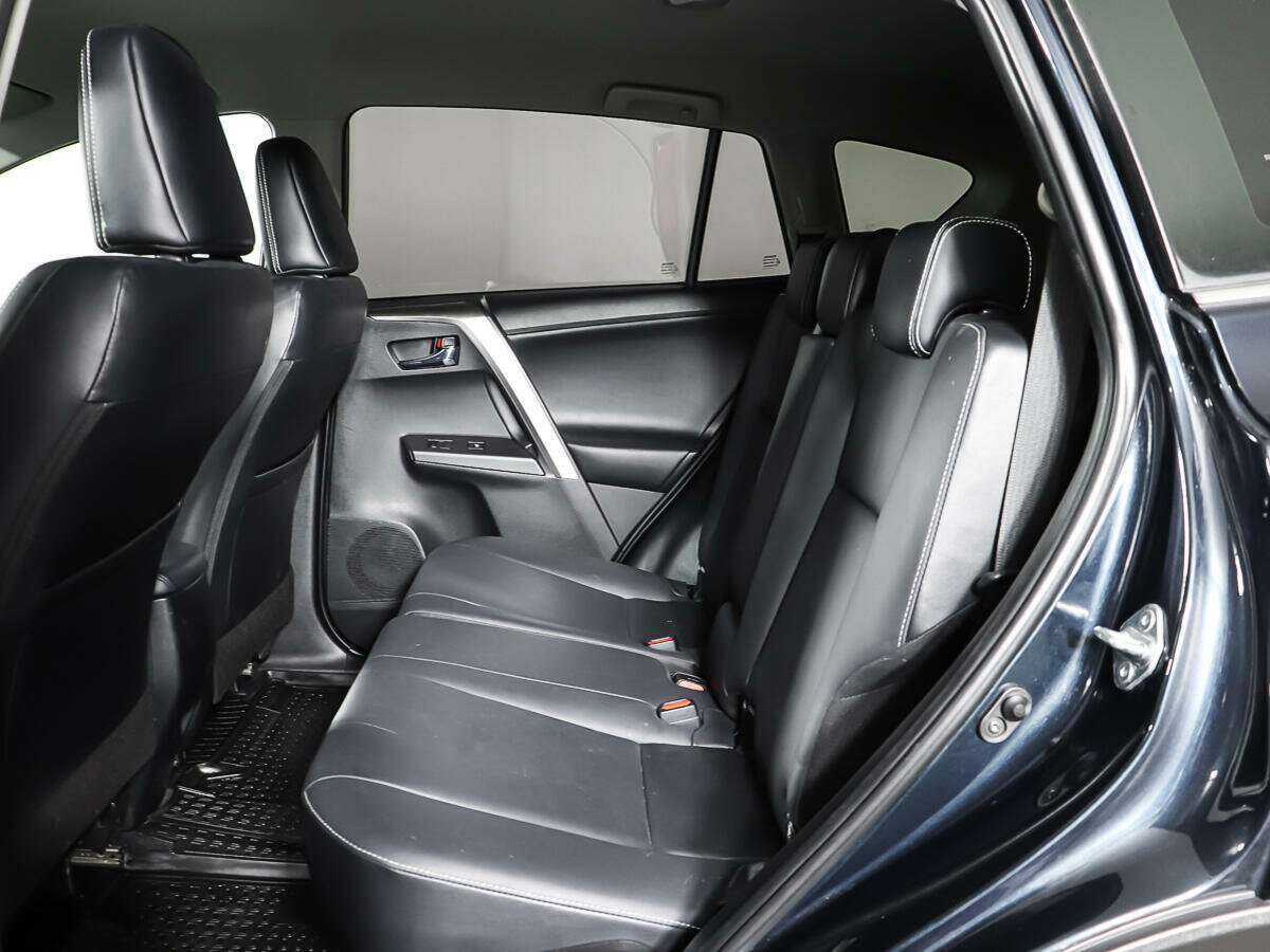 Toyota RAV4 б/у, 2018, Автоматическая. Фото: #9