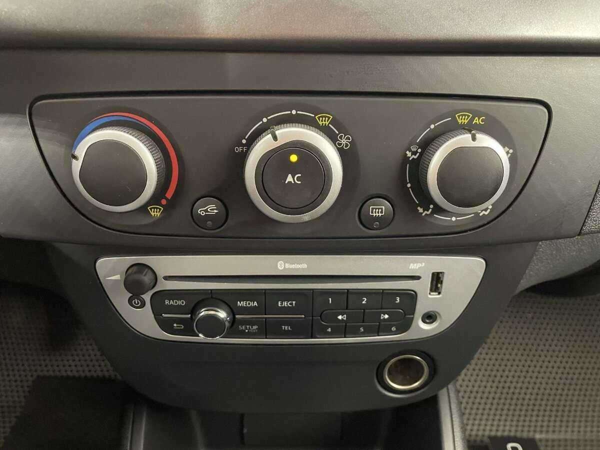 Renault Fluence б/у, 2015, Механическая. Фото: #11