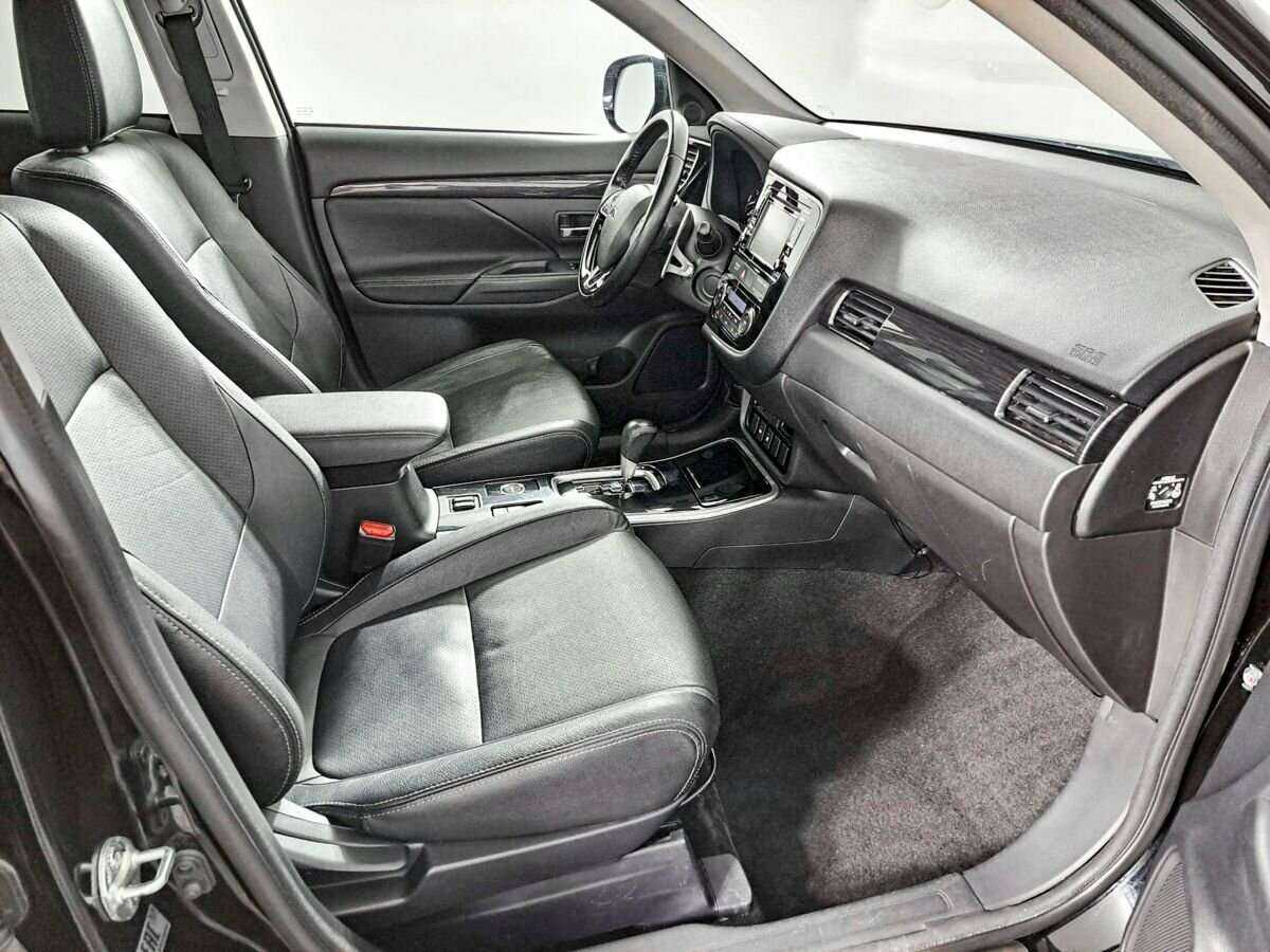 Mitsubishi Outlander б/у, 2017, Вариатор. Фото: #8