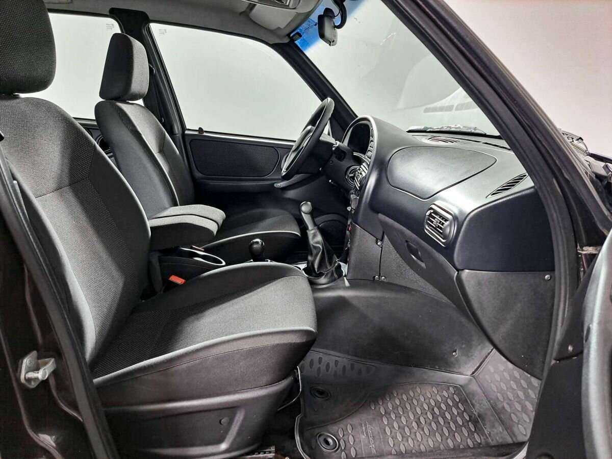 Chevrolet Niva б/у, 2016, Механическая. Фото: #8