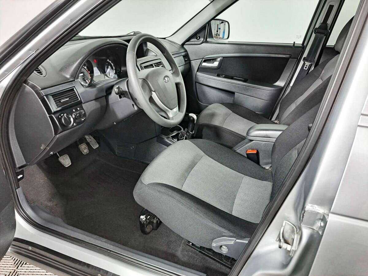 Lada (ВАЗ) Priora б/у, 2017, Механическая. Фото: #13