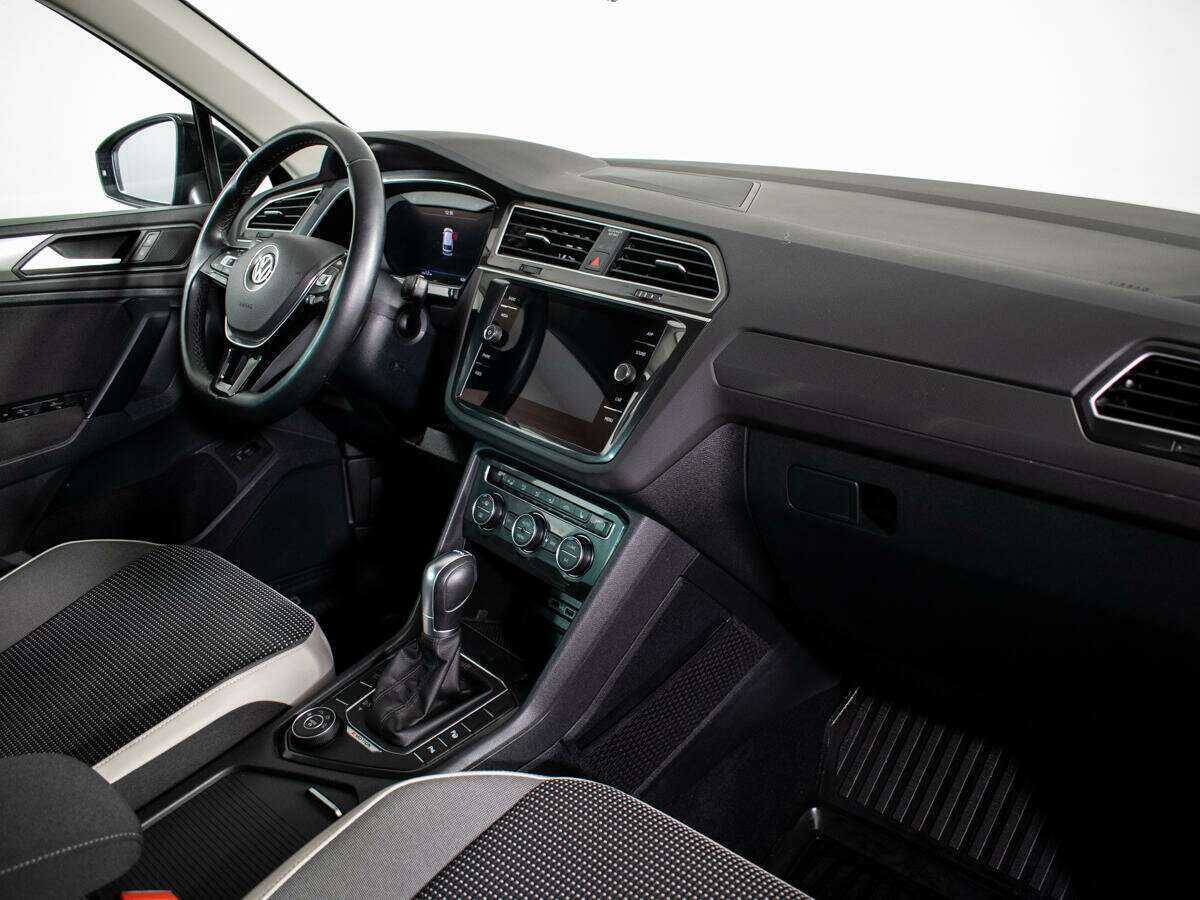 Volkswagen Tiguan б/у, 2018, Роботизированная. Фото: #8