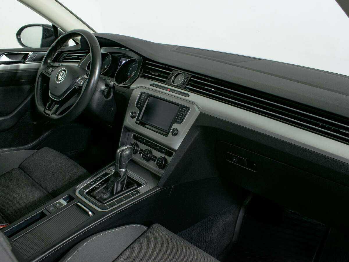 Volkswagen Passat б/у, 2017, Роботизированная. Фото: #6