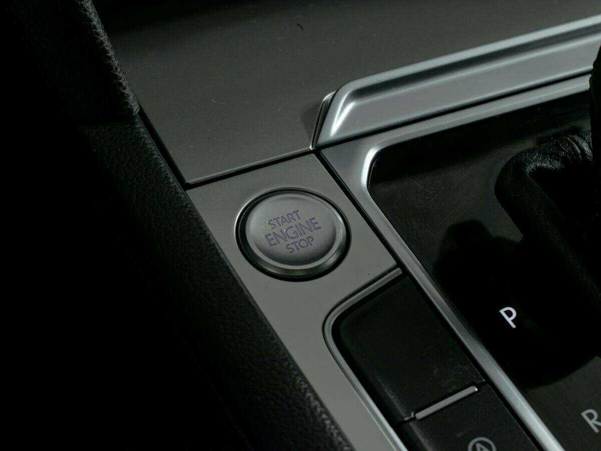 Volkswagen Passat б/у, 2017, Роботизированная. Фото: #13