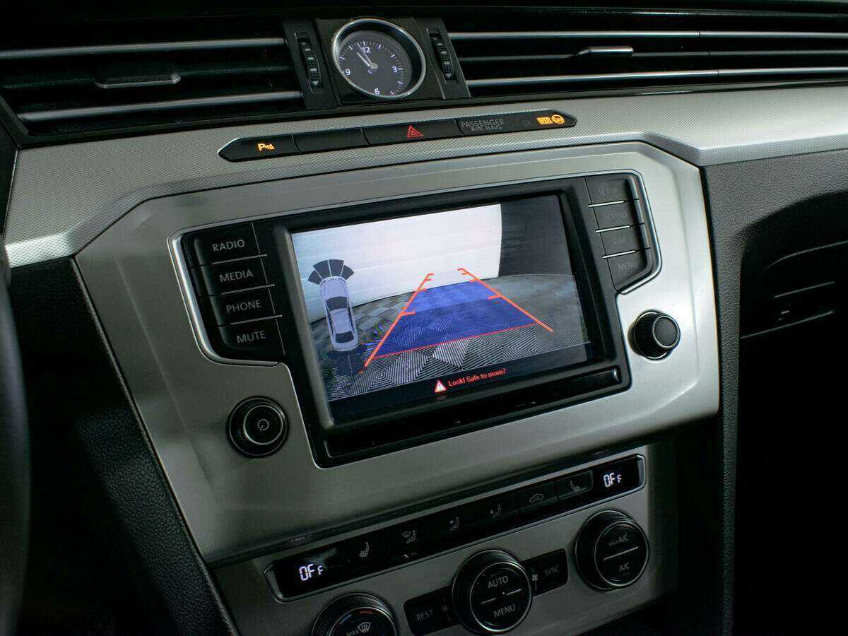 Volkswagen Passat б/у, 2017, Роботизированная. Фото: #15