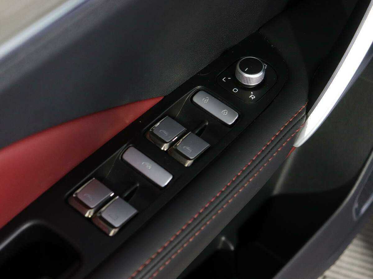 Geely Coolray б/у, 2023, Роботизированная. Фото: #17