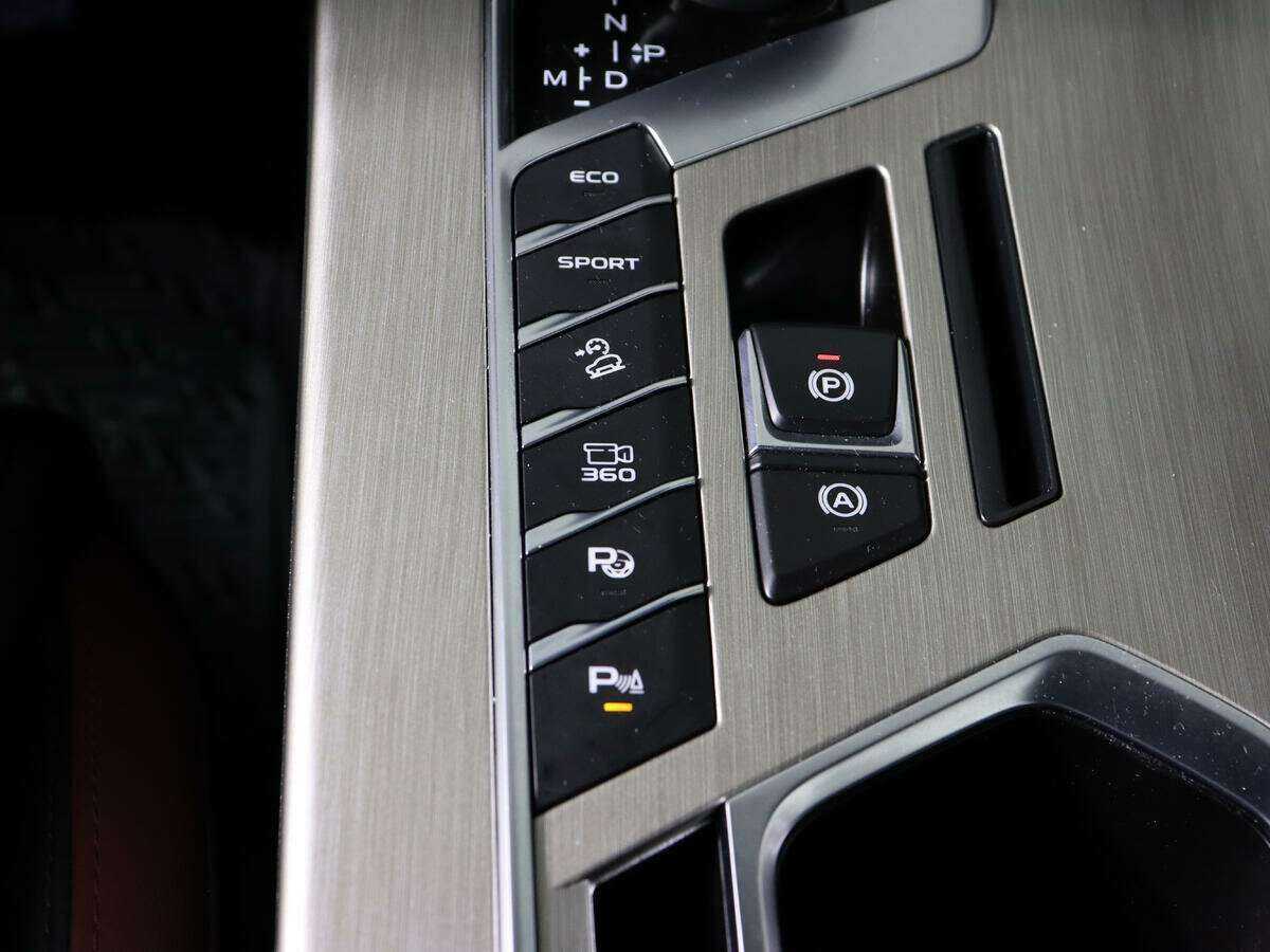 Geely Coolray б/у, 2023, Роботизированная. Фото: #21