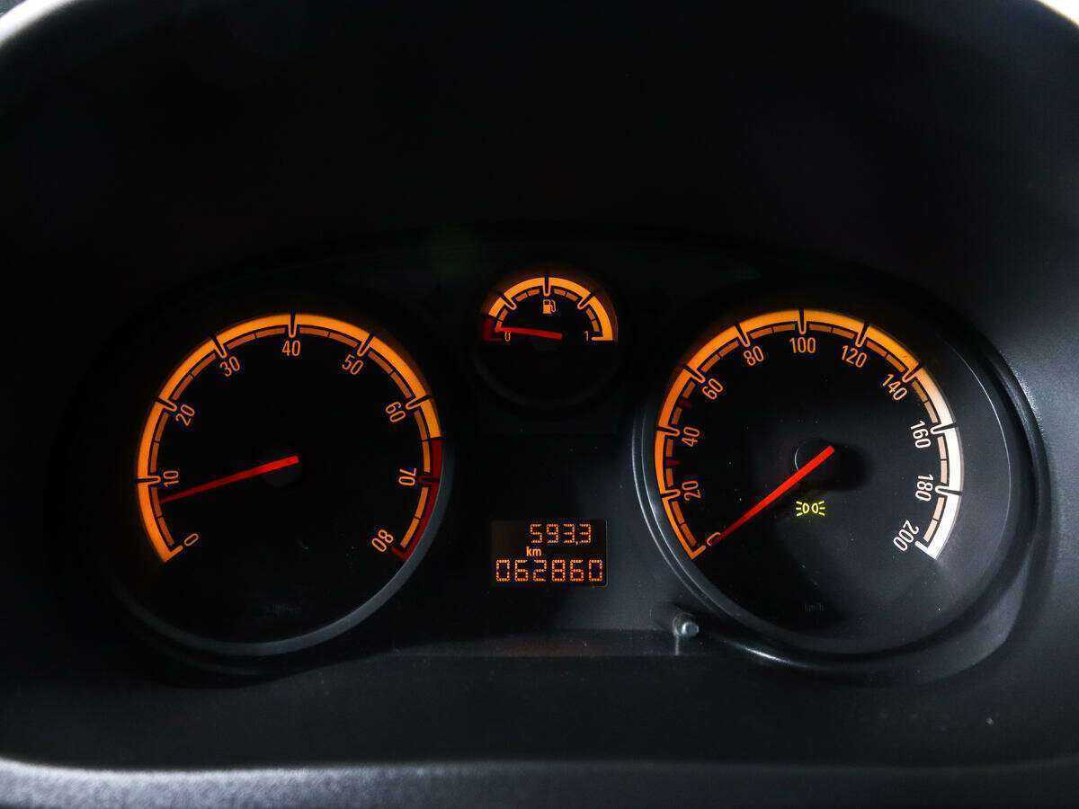 Opel Corsa б/у, 2012, Механическая. Фото: #8