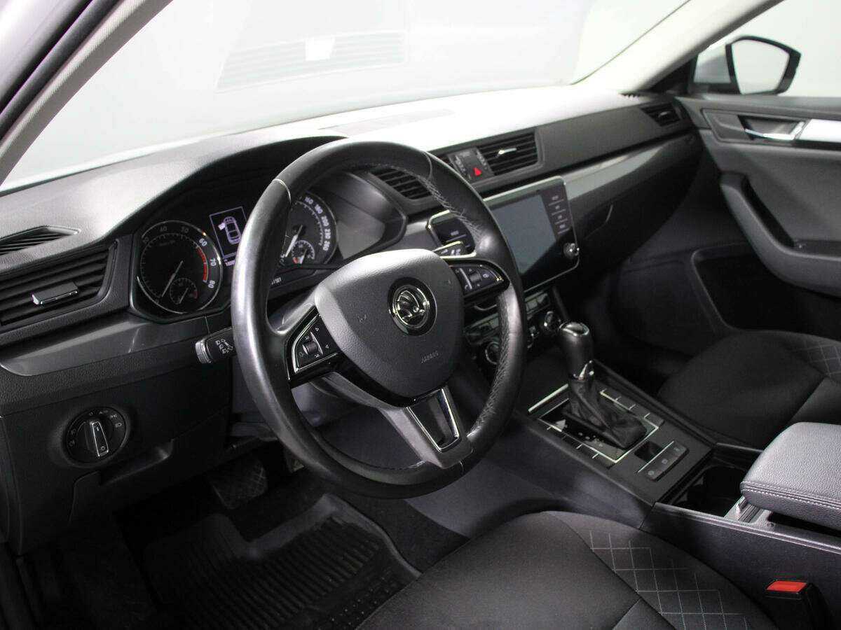 Skoda Superb б/у, 2017, Роботизированная. Фото: #10