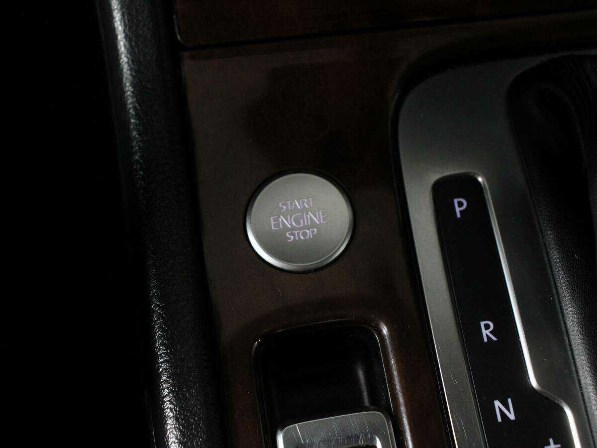 Volkswagen Touareg б/у, 2015, Автоматическая. Фото: #22