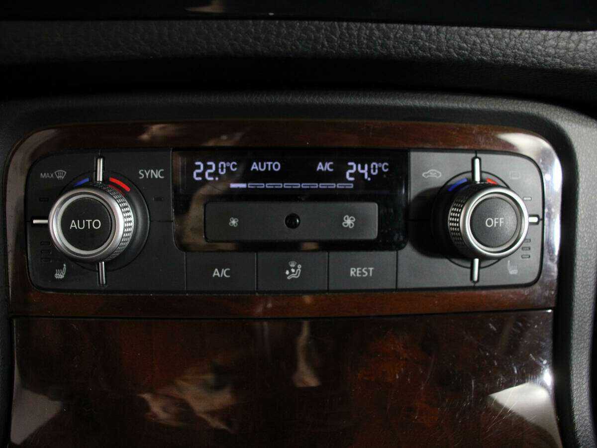 Volkswagen Touareg б/у, 2015, Автоматическая. Фото: #24