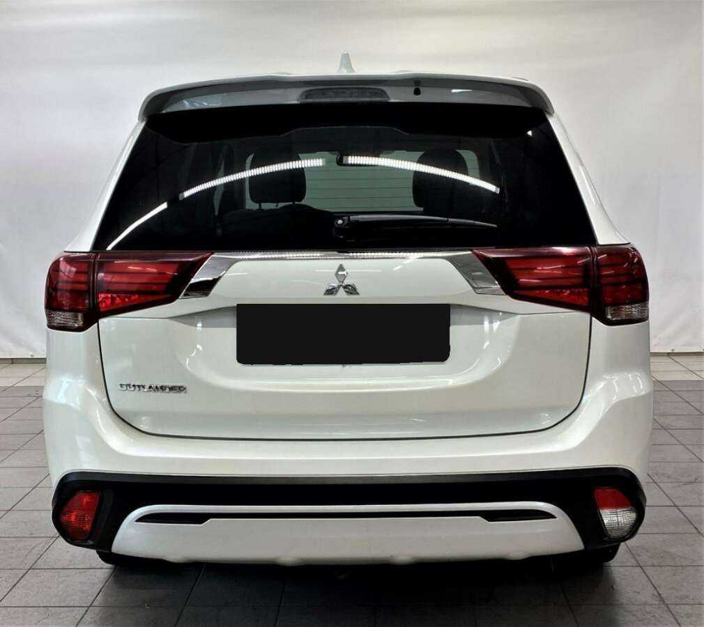 Mitsubishi Outlander б/у, 2021, Вариатор. Фото: #2