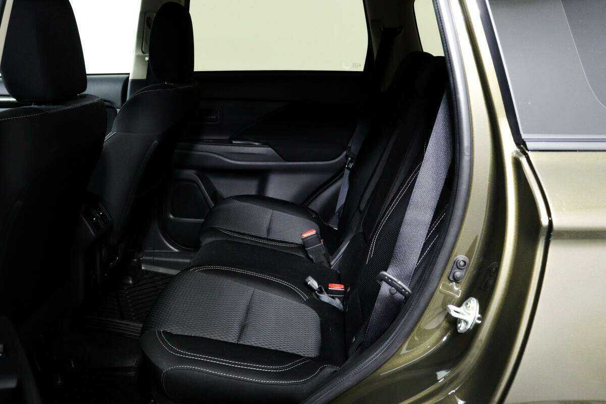 Mitsubishi Outlander б/у, 2020, Вариатор. Фото: #11