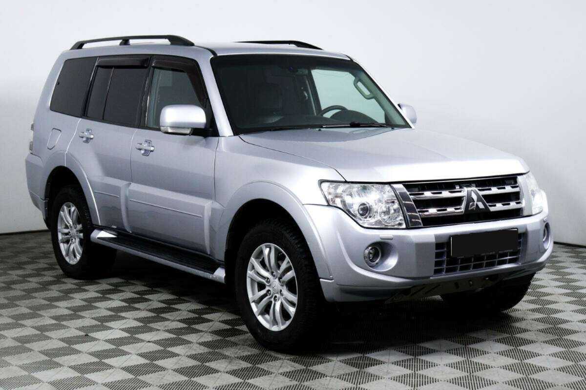Mitsubishi Pajero б/у, 2012, Автоматическая. Фото: #2