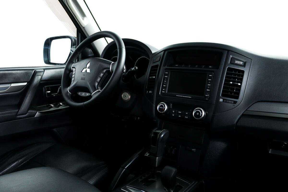 Mitsubishi Pajero б/у, 2012, Автоматическая. Фото: #8