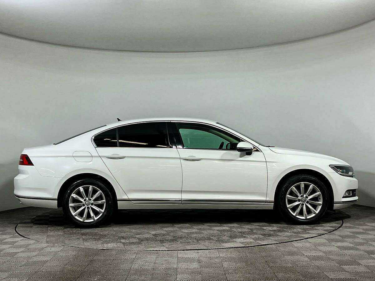Volkswagen Passat б/у, 2017, Роботизированная. Фото: #3