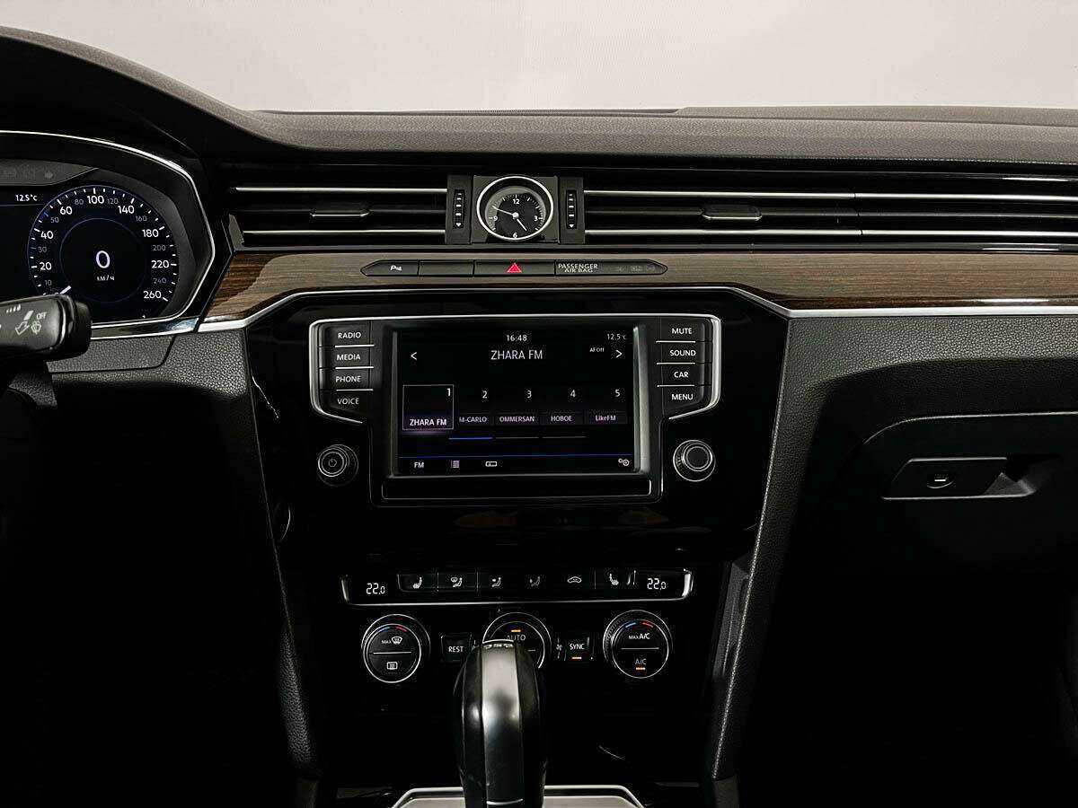 Volkswagen Passat б/у, 2017, Роботизированная. Фото: #14