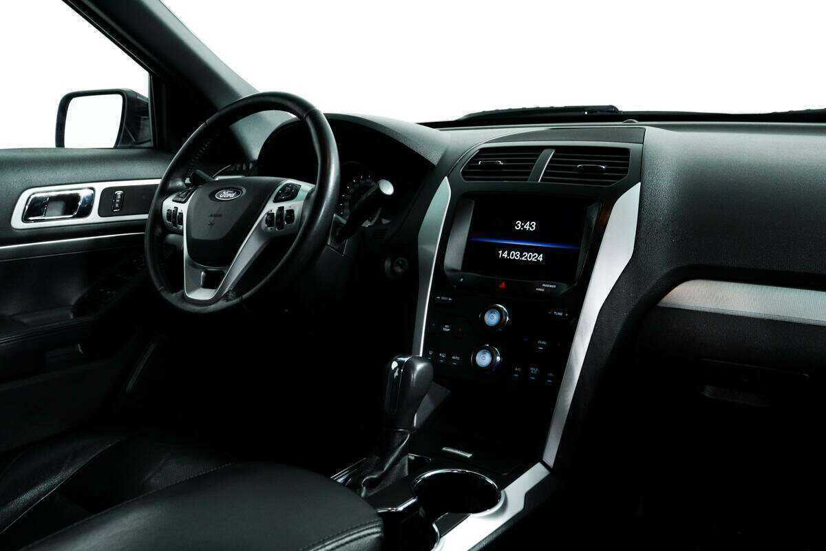 Ford Explorer б/у, 2015, Автоматическая. Фото: #8