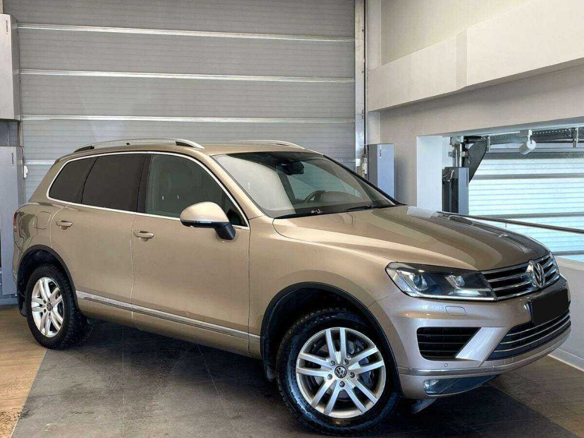 Volkswagen Touareg б/у, 2015, Автоматическая. Фото: #2