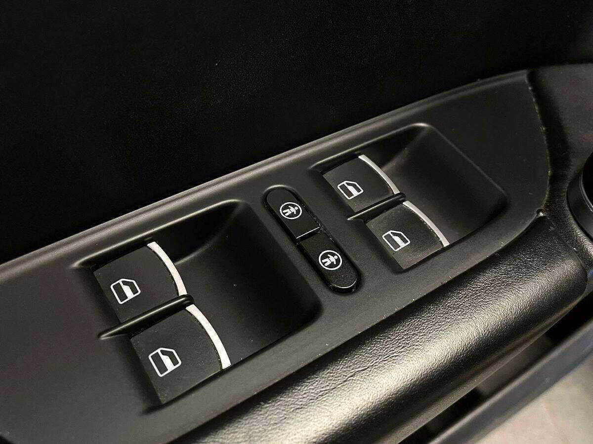 Volkswagen Touareg б/у, 2015, Автоматическая. Фото: #14