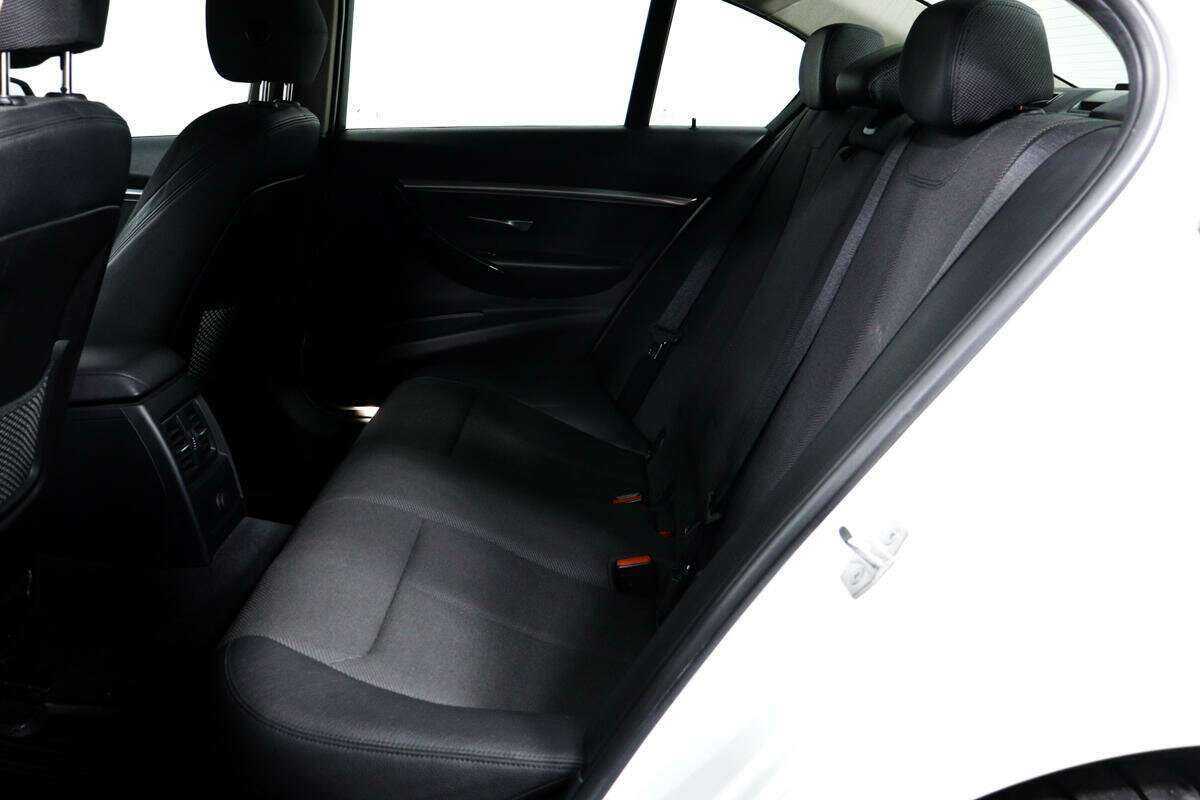 BMW 3 серии б/у, 2016, Автоматическая. Фото: #11