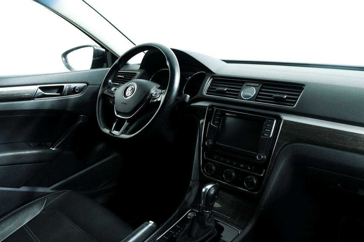 Volkswagen Passat б/у, 2017, Роботизированная. Фото: #8