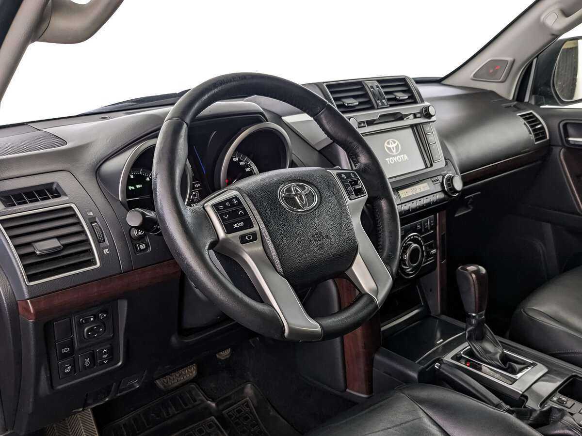Toyota Land Cruiser Prado б/у, 2016, Автоматическая. Фото: #9