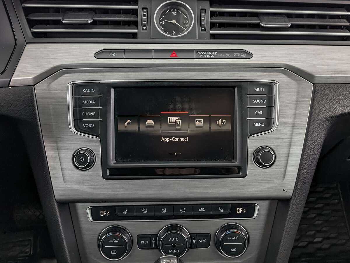 Volkswagen Passat б/у, 2016, Роботизированная. Фото: #11