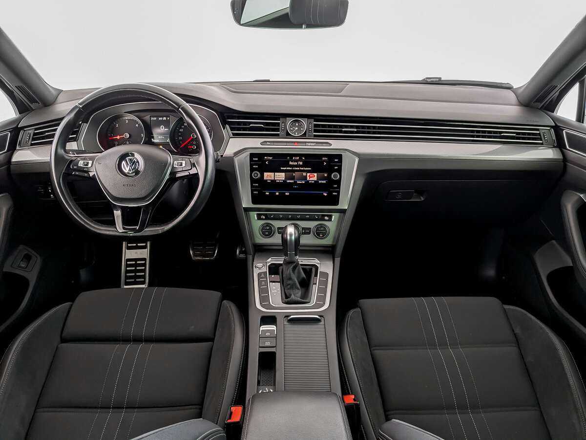 Volkswagen Passat б/у, 2018, Роботизированная. Фото: #13