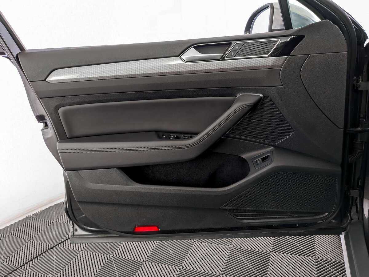 Volkswagen Passat б/у, 2018, Роботизированная. Фото: #18