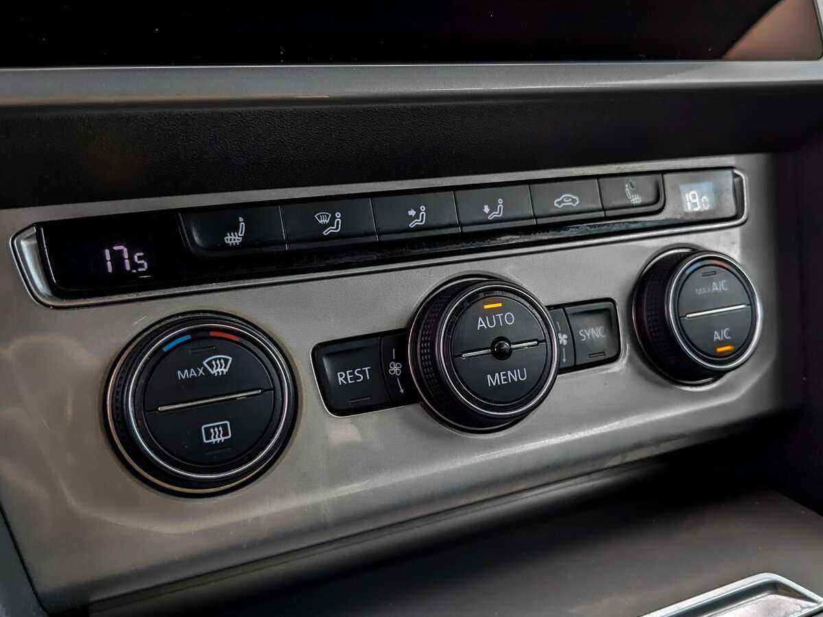 Volkswagen Passat б/у, 2018, Роботизированная. Фото: #26