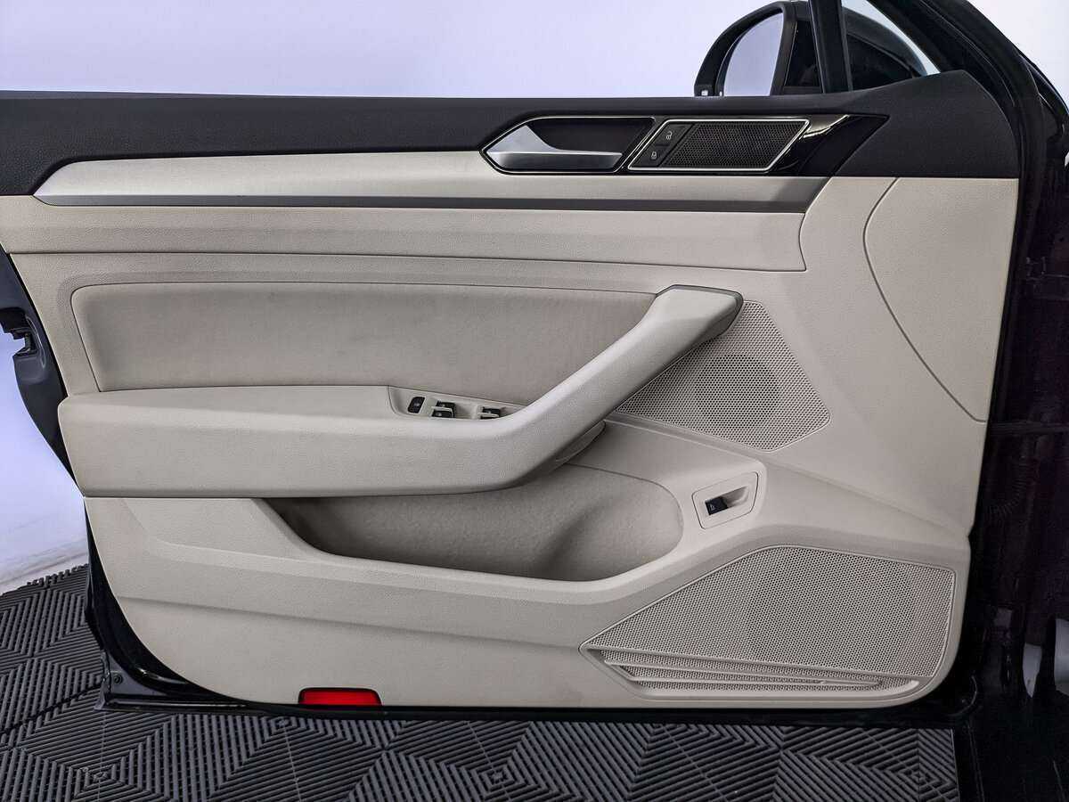 Volkswagen Passat б/у, 2018, Роботизированная. Фото: #14