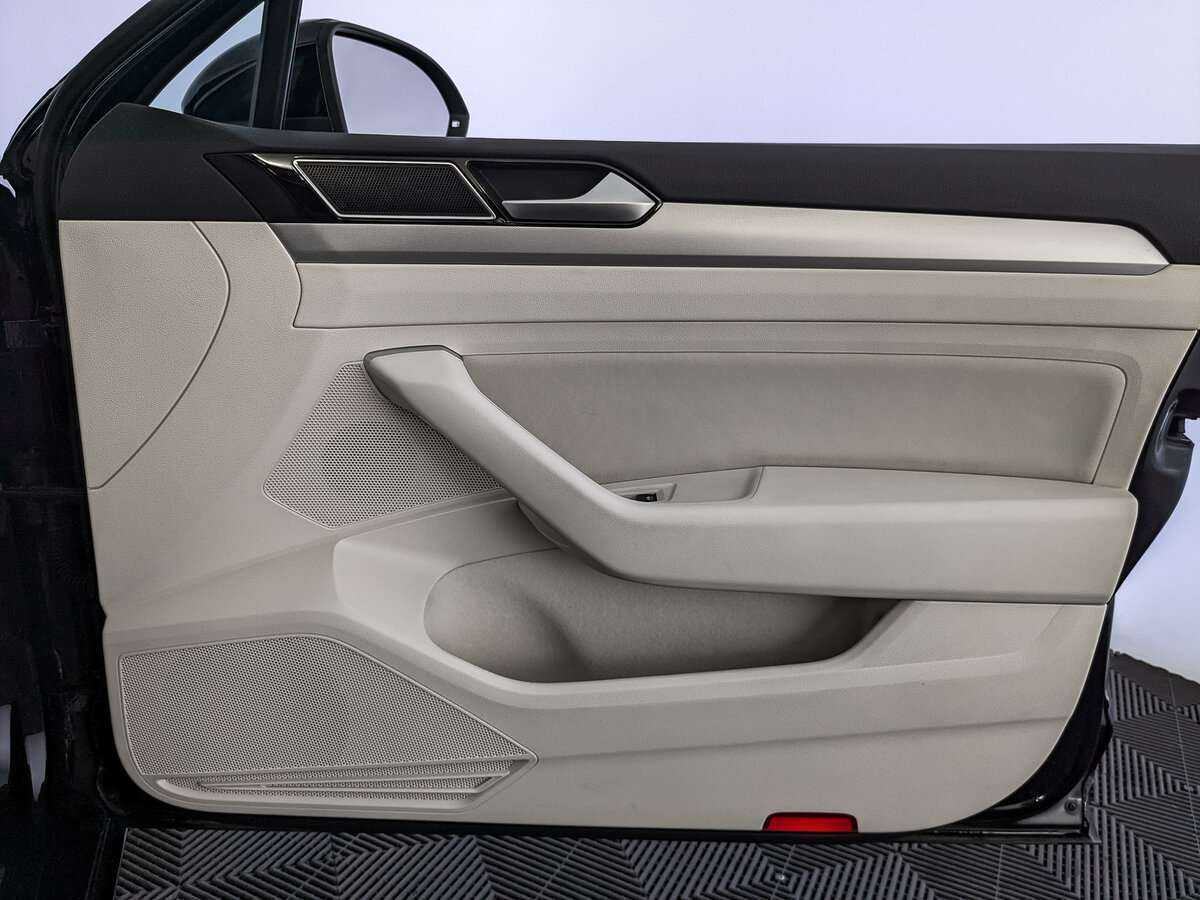 Volkswagen Passat б/у, 2018, Роботизированная. Фото: #20