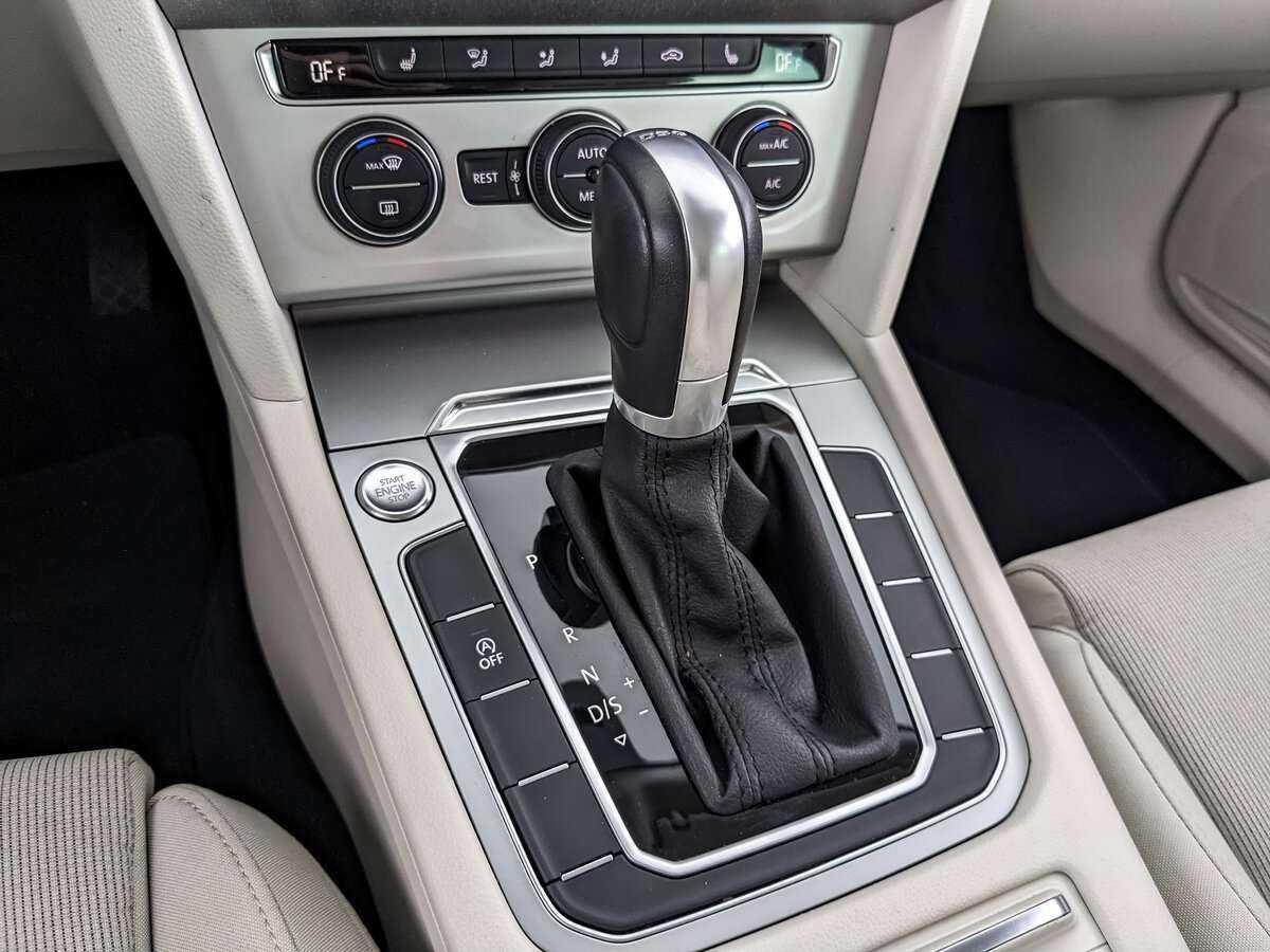 Volkswagen Passat б/у, 2018, Роботизированная. Фото: #21