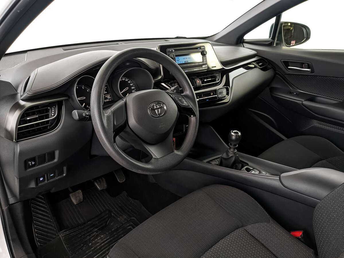 Toyota C-HR б/у, 2019, Механическая. Фото: #9