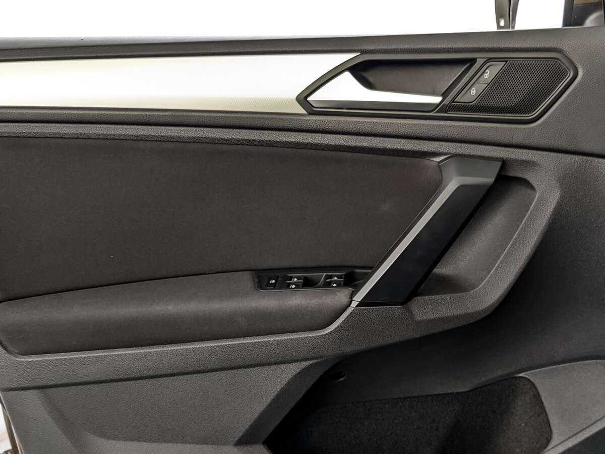 Volkswagen Tiguan б/у, 2020, Механическая. Фото: #17