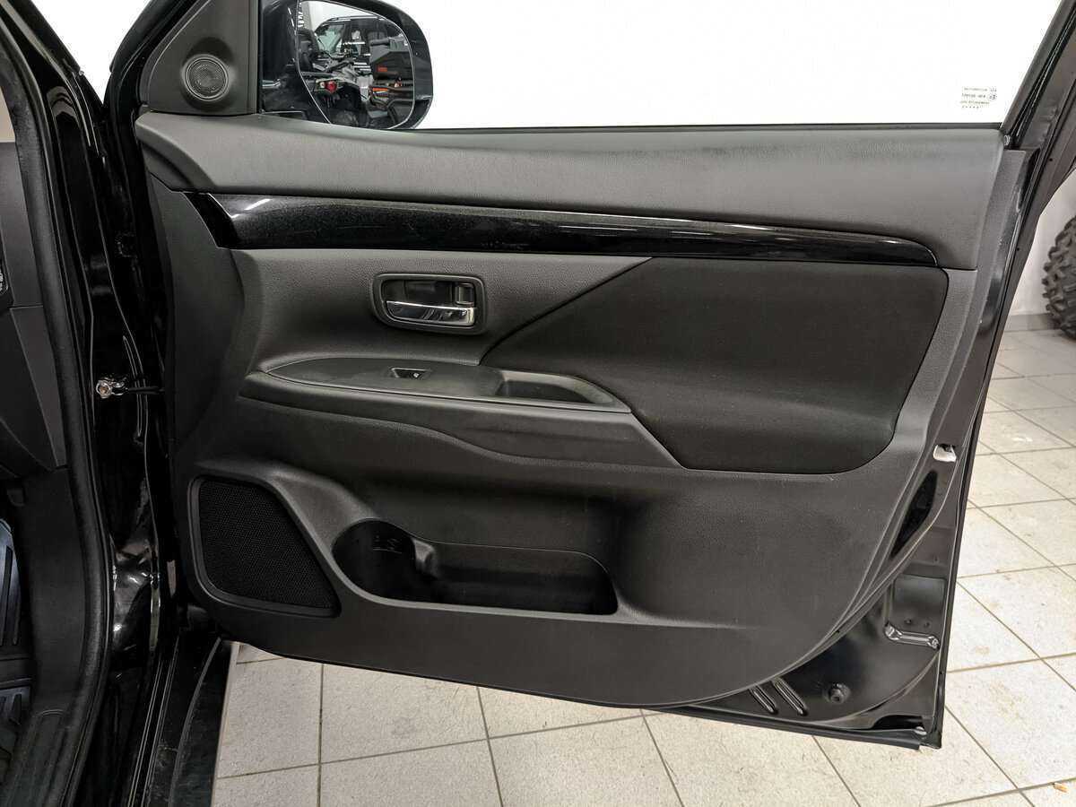 Mitsubishi Outlander б/у, 2020, Вариатор. Фото: #20