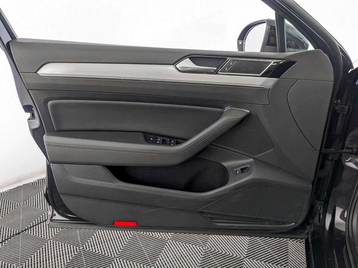 Volkswagen Passat б/у, 2017, Роботизированная. Фото: #18