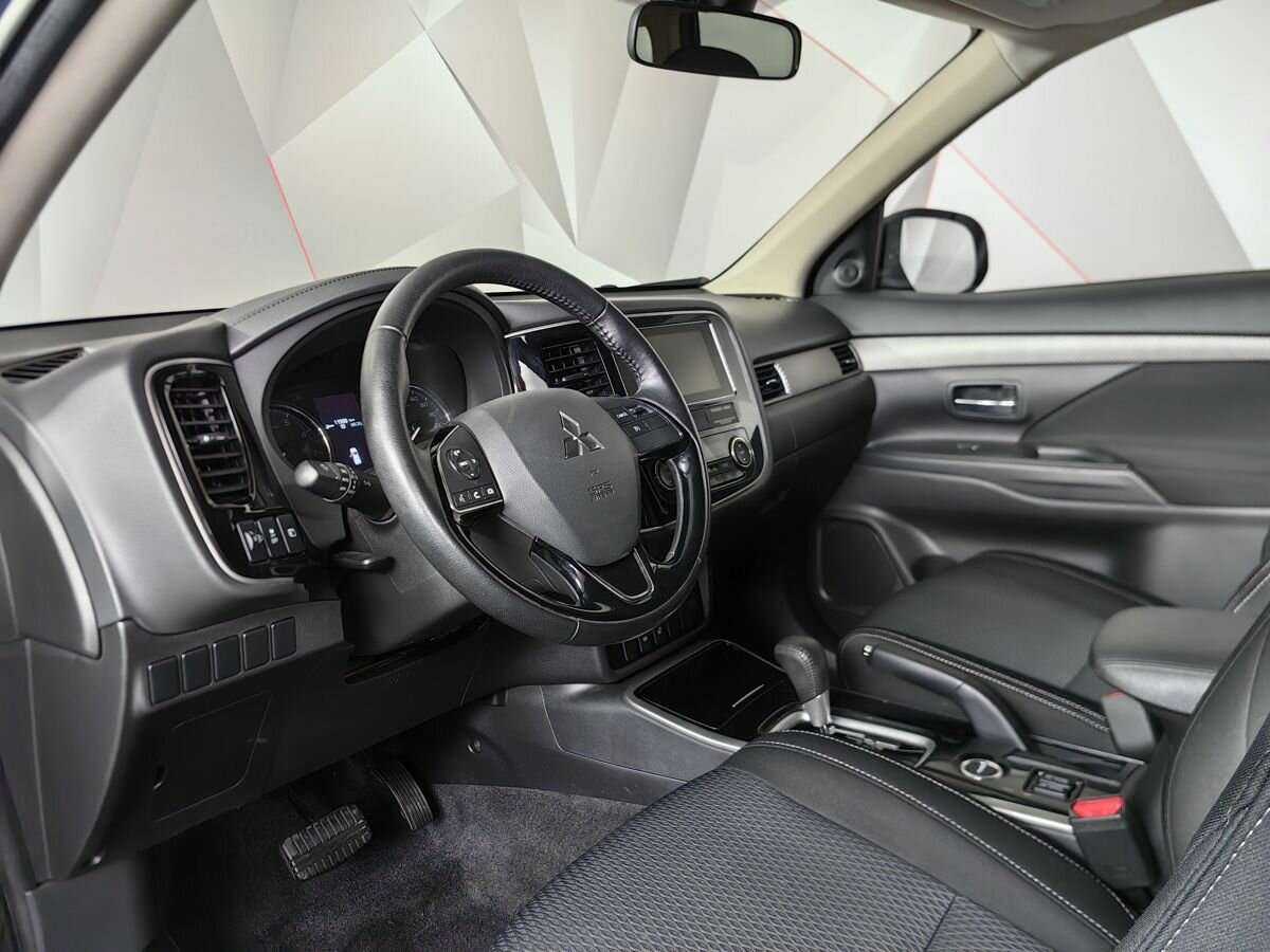 Mitsubishi Outlander б/у, 2018, Вариатор. Фото: #13